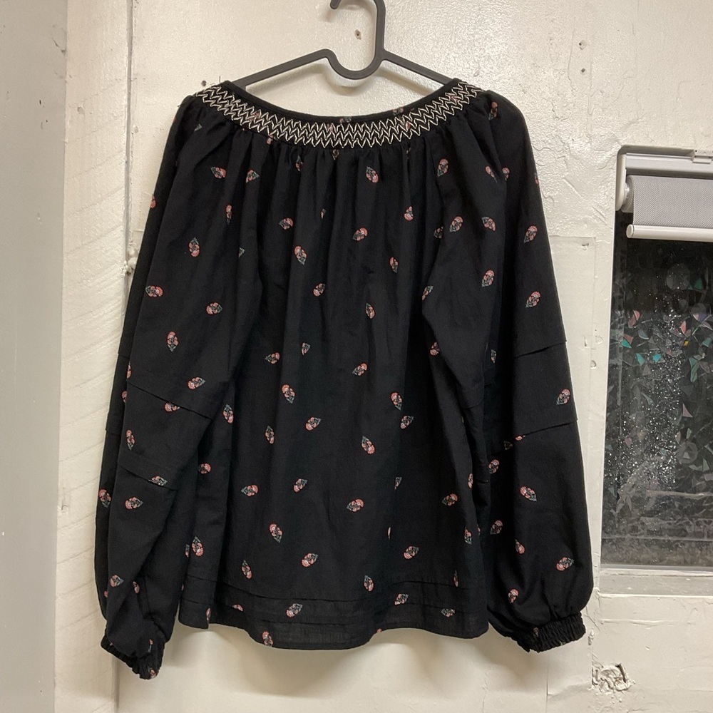 Old Navy  size M Puff-Sleeve Floral Smocked Poet Swing Blouse Top - Picture 5 of 10